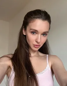 Mitzi, Caucasian