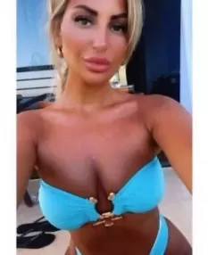 Tia, Caucasian