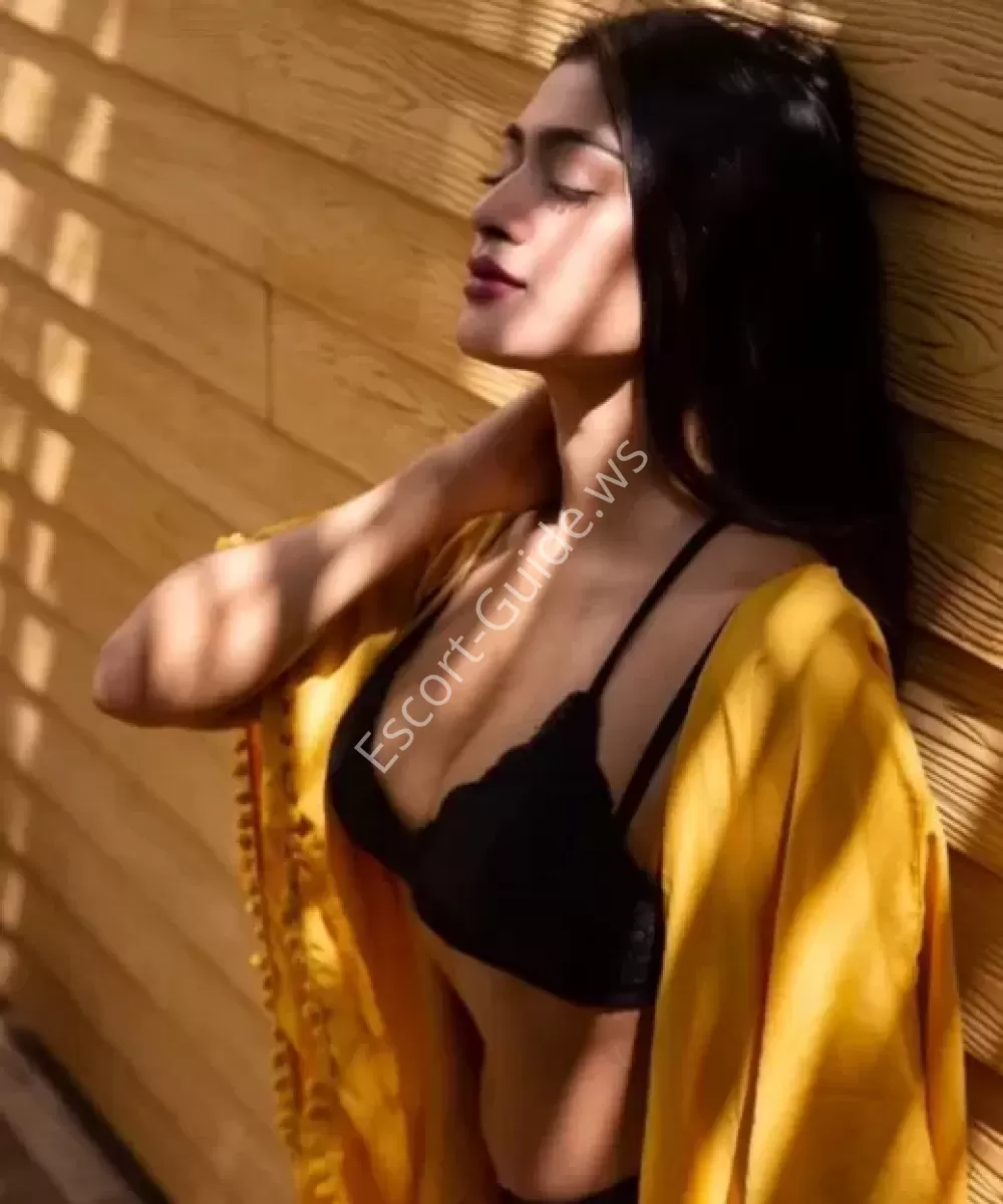Anjali Rana, Indien