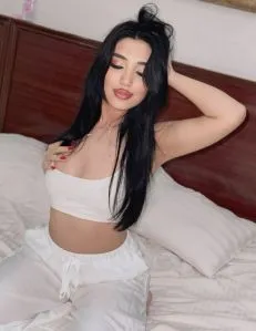 Luiza, Latina