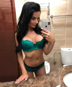 Paz, Caucasian