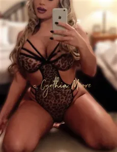 Curvy Female escort Amsterdam Schiphol, Mixte