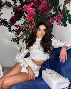 Janine, Caucasian